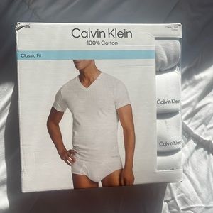 NWT Calvin Klein Cotton V Neck T-Shirts 4 Pack Large